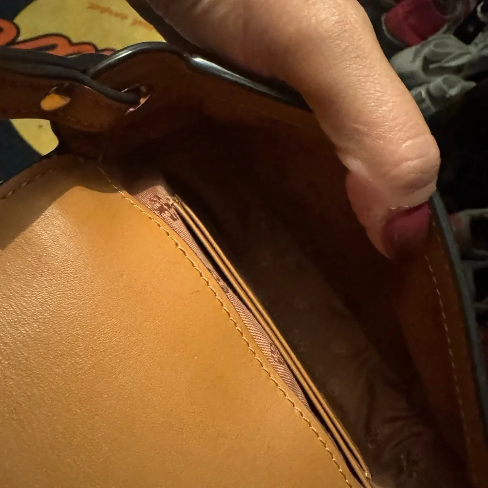 Tory Burch Mustard Leather Crossbody Bag - Picture 3 of 7